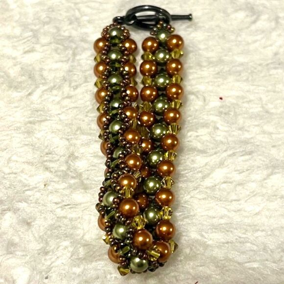 Copper Tone Silver Tone Beads Toggle Clasp 8 Inch Bracelet - Picture 2 of 5